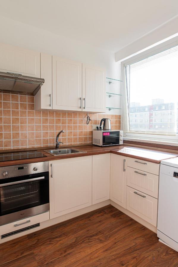 Private Room 1 Km From Center With Kitchen Bratislava Exteriör bild